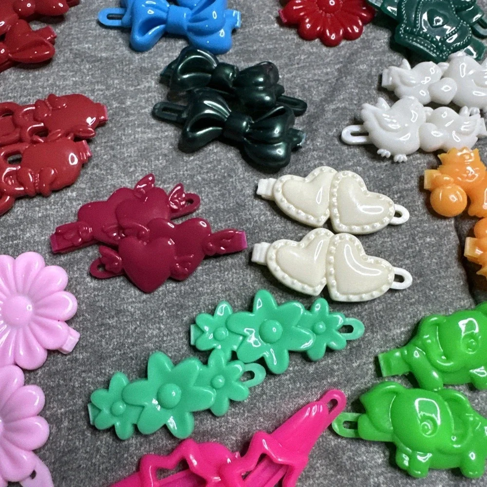 Lot Vintage Plastic Barrettes Hair Clips Hearts Flowers Bows Stars Animals